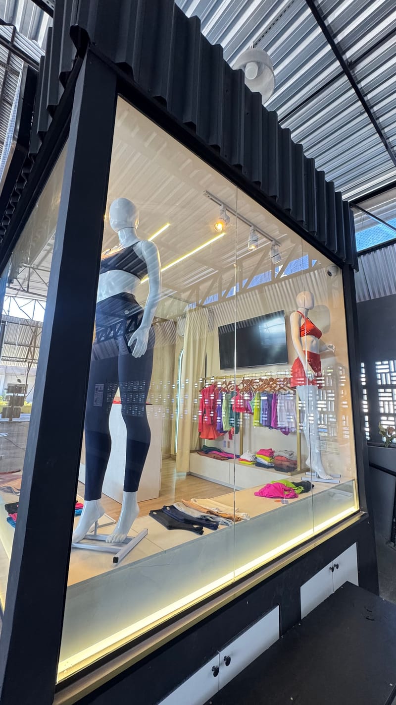 Portas e divisórias de vidro executadas em Loopfit, Fortaleza — foto 4 de 5