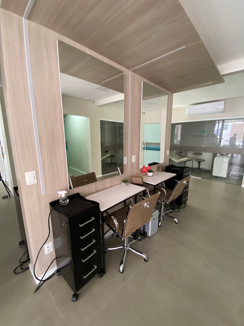 Portas e divisórias de vidro executadas em Majô Beauty Club, Fortaleza — foto 3 de 6