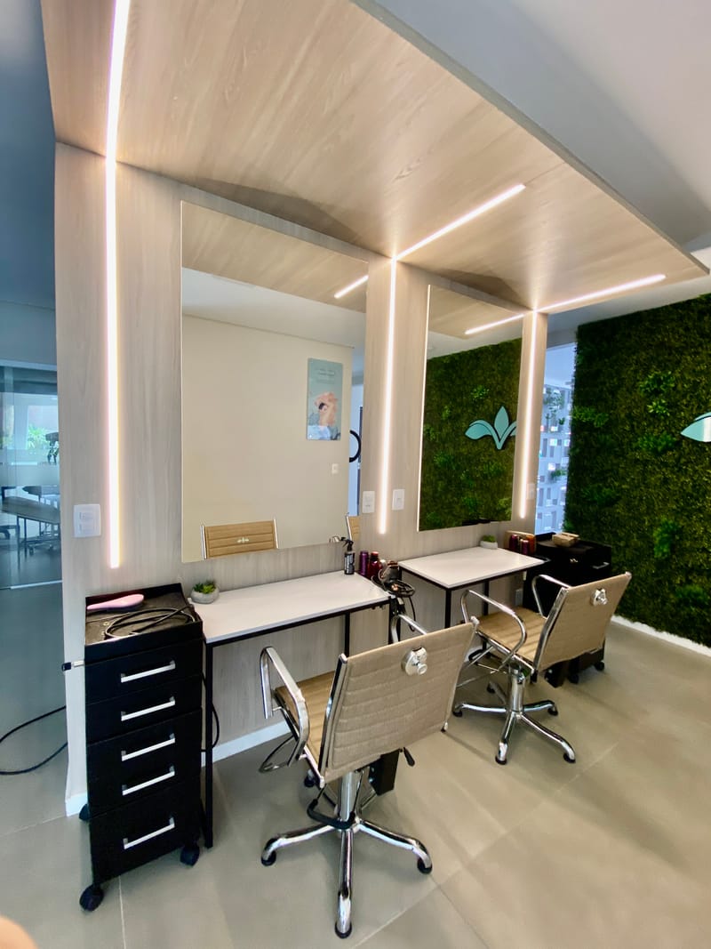 Portas e divisórias de vidro executadas em Majô Beauty Club, Fortaleza — foto 6 de 6