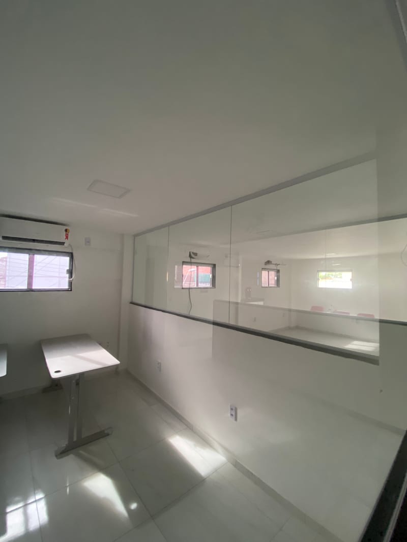 Portas e divisórias de vidro executadas em SINTSEF, Fortaleza — foto 3 de 6