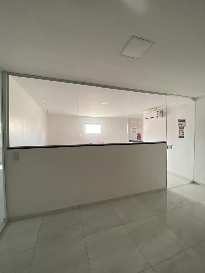 Portas e divisórias de vidro executadas em SINTSEF, Fortaleza — foto 5 de 6